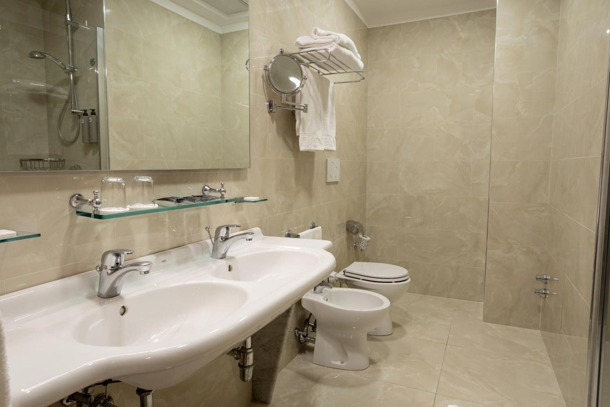 Grand Tiberio Hotel 4*