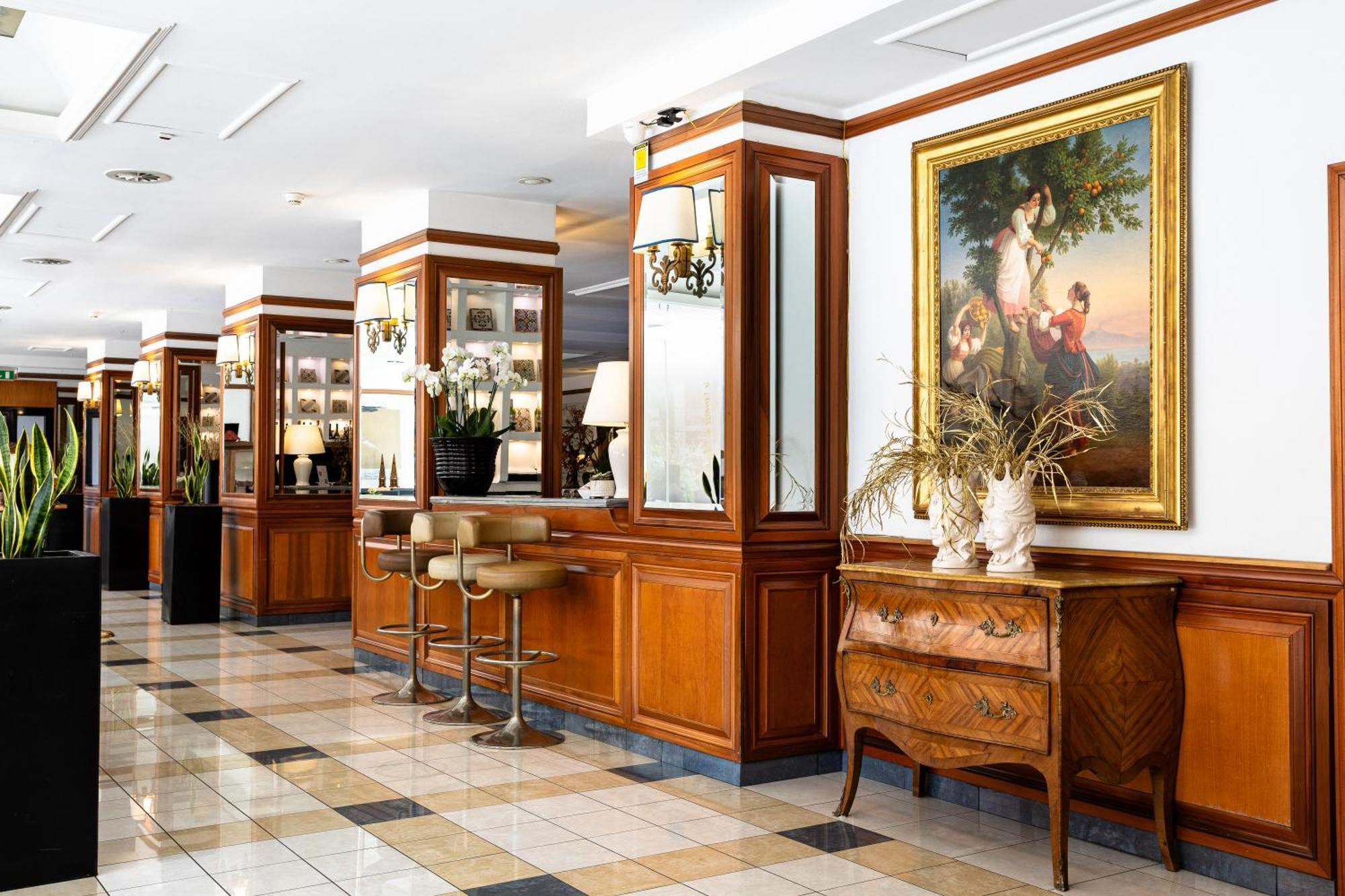 Grand Tiberio Hotel